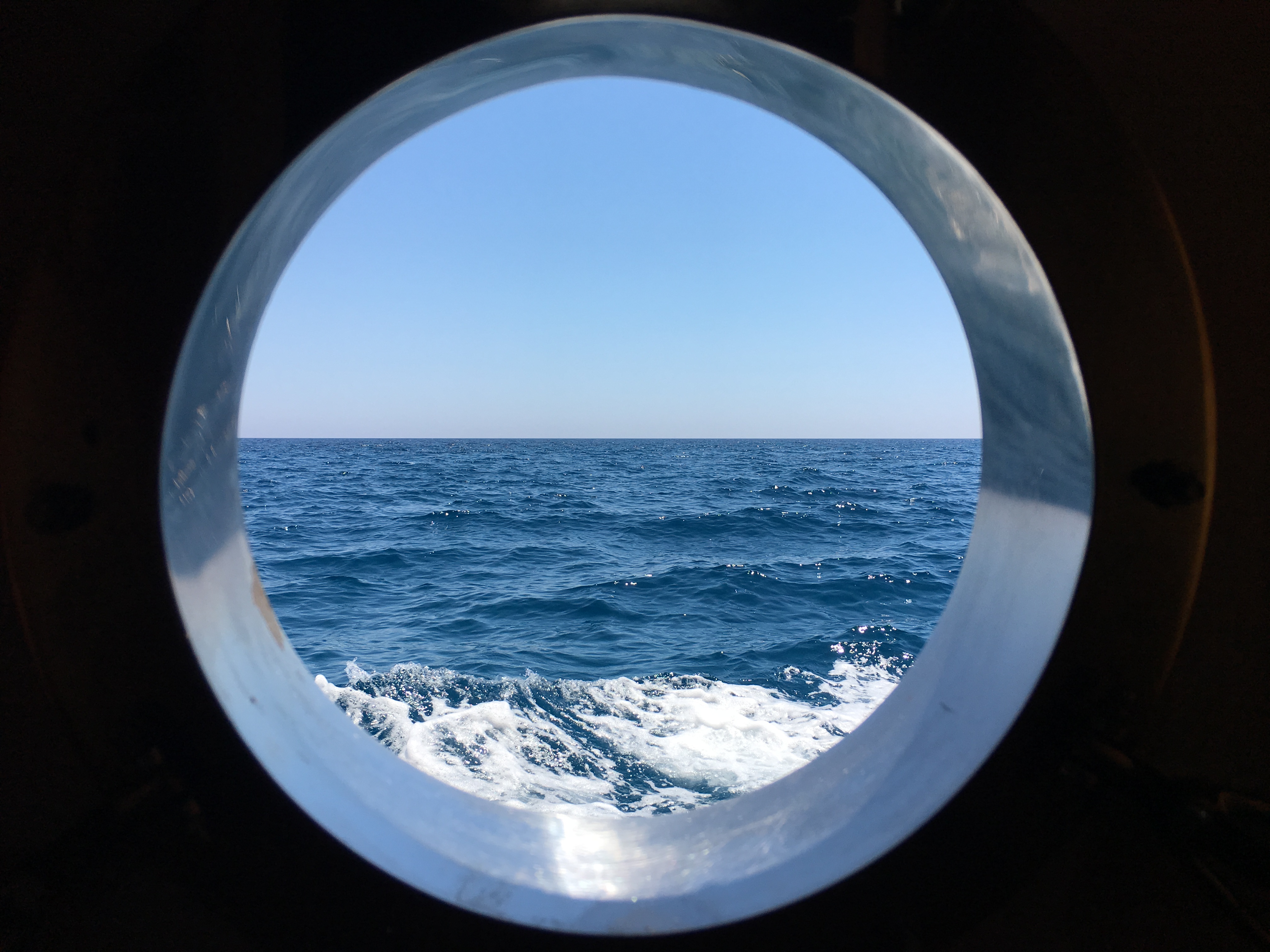 Вид из окошка с кораблика